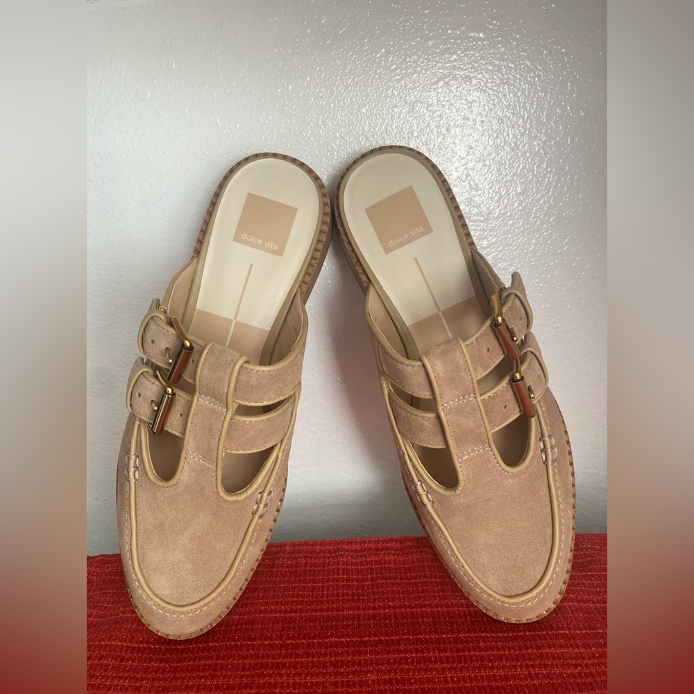 NWT..DOLCE VITA .. Women's Tan Slip-On Loafer mules